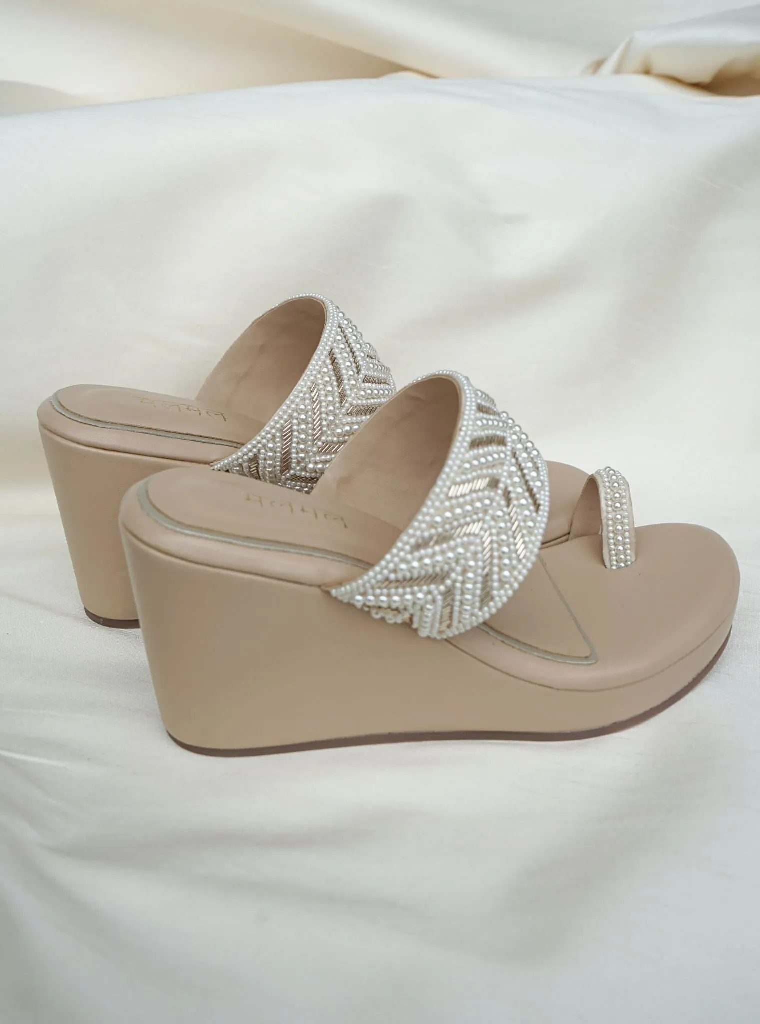 Mulmul Kaira Gold Vegan Khola Wedges