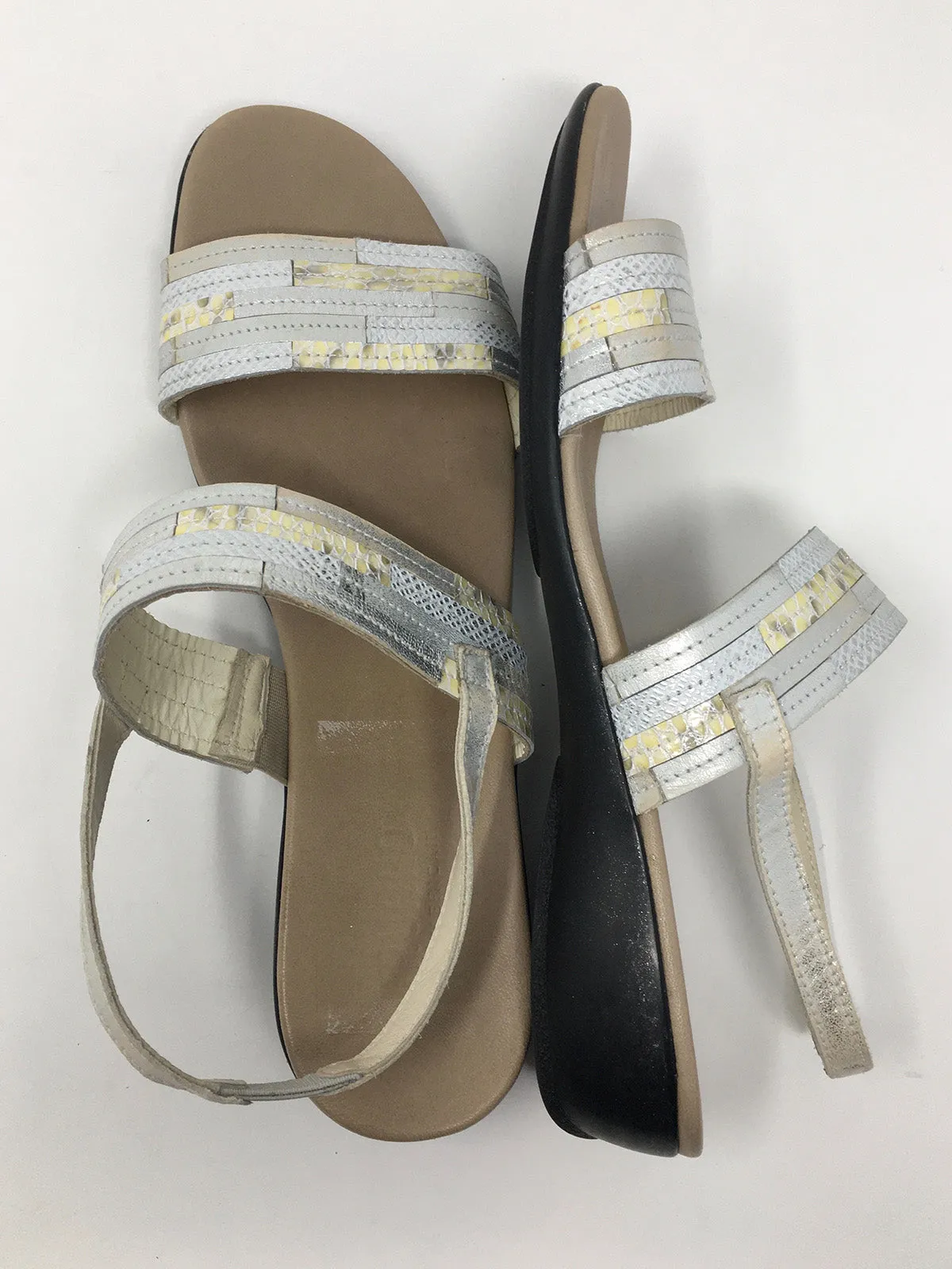 Munro Size 11 Ivory Patchwork Sandals